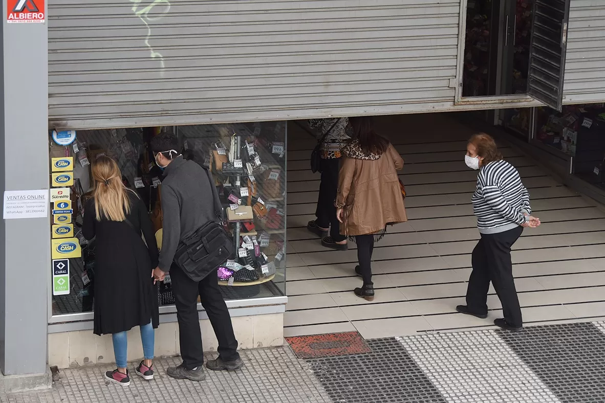 RESPONSABILIDAD. Según Cahn, en la medida en que se respete la distancia social la actividad económica podrá volver sin que colapse el sistema de salud.