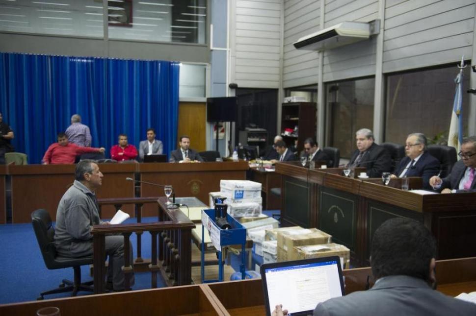 SU MOMENTO. Juan Carlos Straatman declara en el juicio de “La Banda de Trayán”. la gaceta / foto de jorge olmos sgrosso 