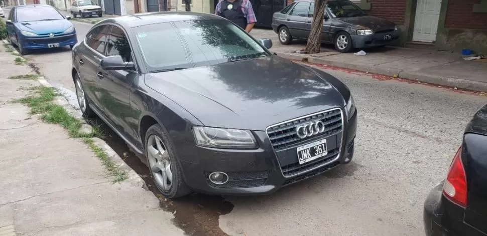 INVESTIGACIÓN. El vehículo de alta gama fue hallado el lunes.  