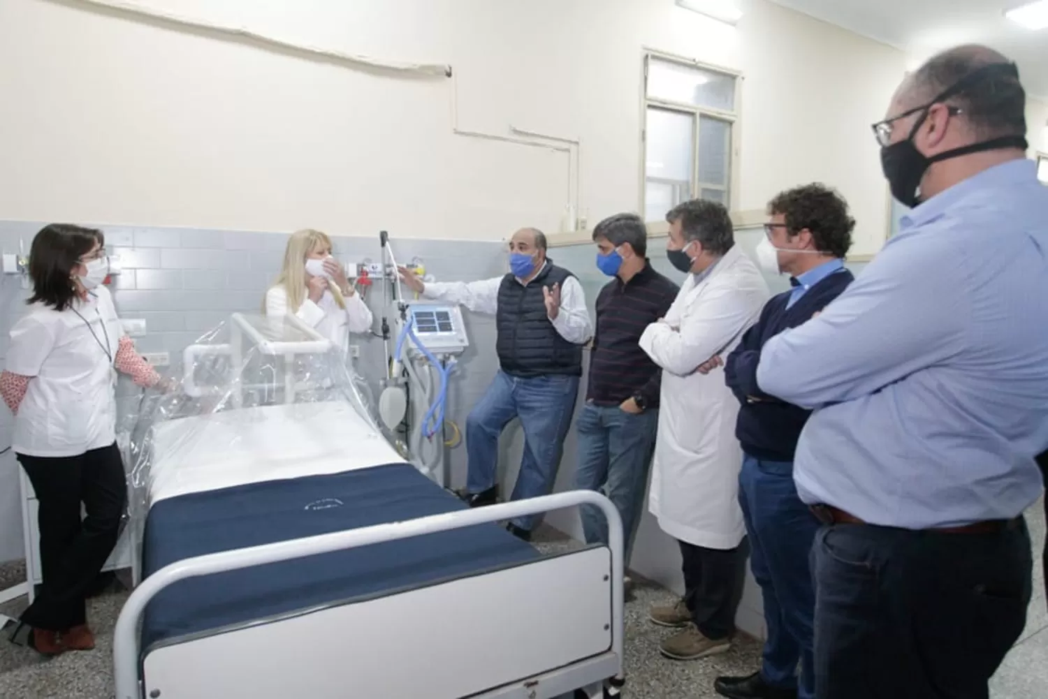 HOSPITAL MIGUEL BELASCUAIN. Recorrieron las instalaciones, que ya cuenta con 14 respiradores.