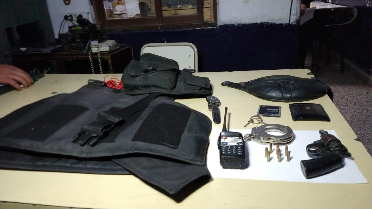 En moto y sin permiso: un falso policía fue atrapado en la zona de Villa Angelina