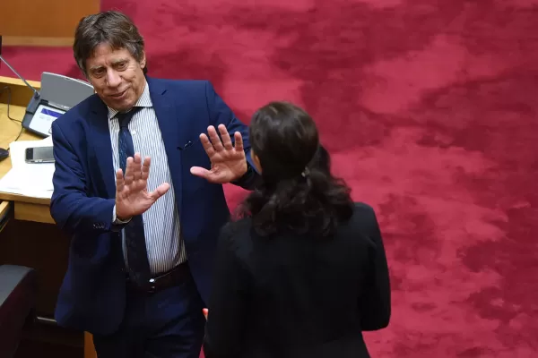 Causa por abuso sexual: Bussi no fue a la audiencia y le permiten acceder a las copias