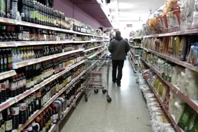 Los comercios tucumanos sufren la cupificación y la suspensión de entregas de productos