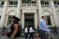 El Central aseguró que no hay impedimento para que los bancos vendan dólares