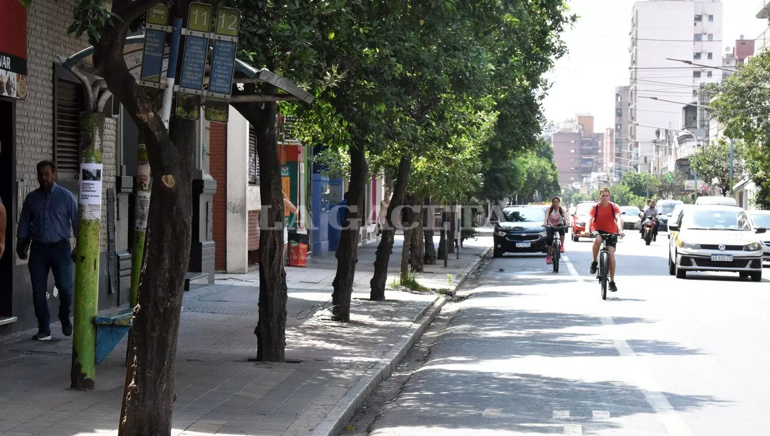 PARADA DESIERTA. Los tucumanos siguen sin servicio de colectivos. ARCHIVO LA GACETA / Fotos de Inés Quinteros Orio