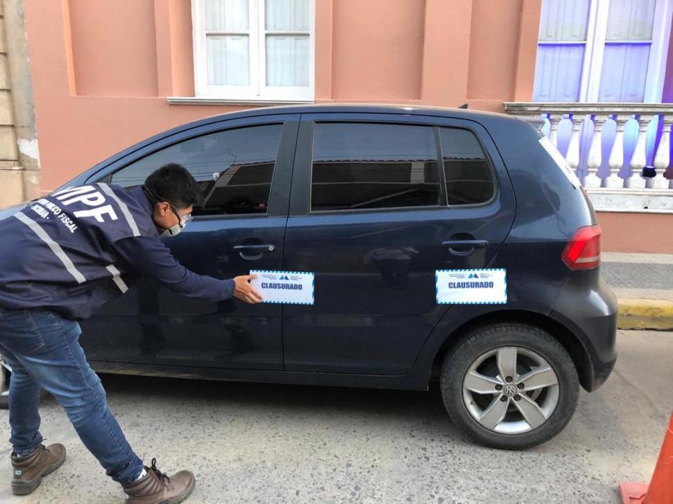 EL VEHÍCULO SOSPECHOSO. El VW Fox del subcomisario Montenegro habría sido utilizado para llevar el cadáver.