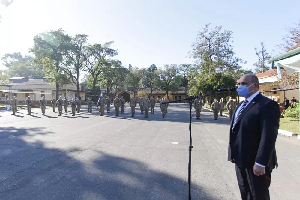 El gobernador encabezó el acto por el 25 de Mayo.