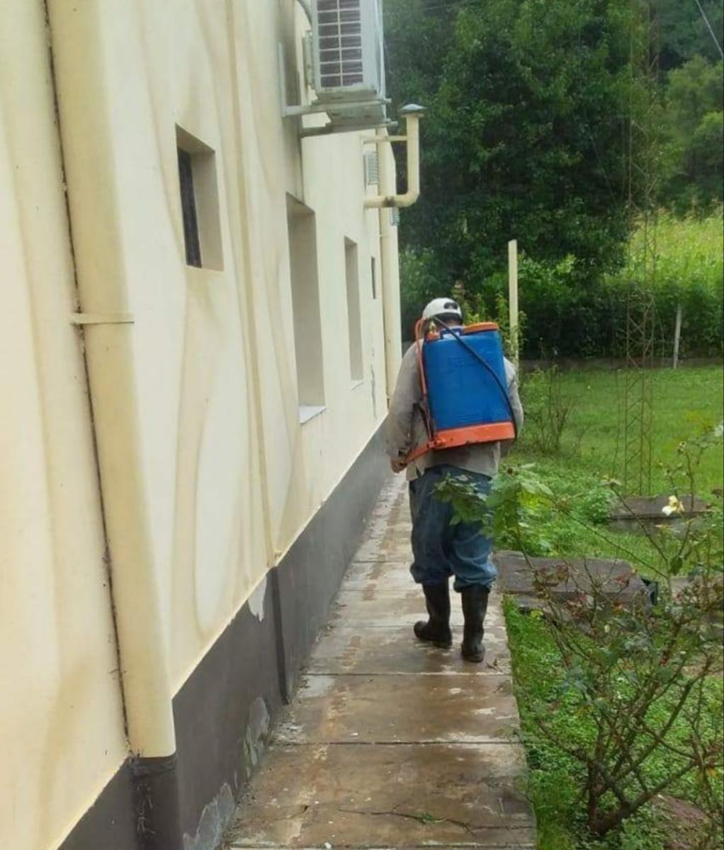 La comuna hizo desinfecciones por el dengue, pero los sorprendió el coronavirus. 