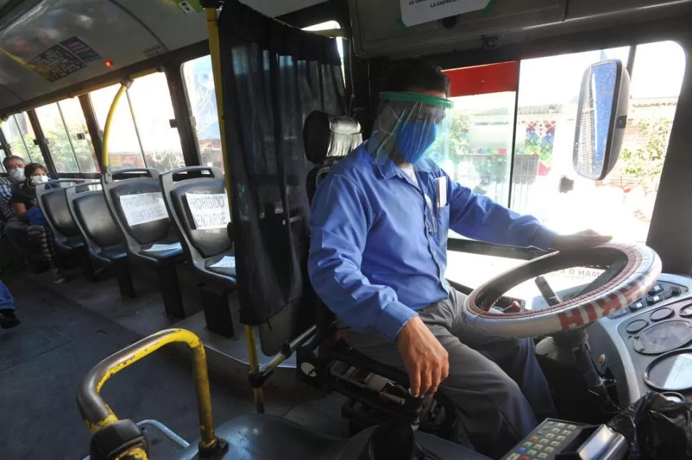  SIN COBRAR. A cuatro días de fin de mayo, los choferes de colectivos todavía no cobraron el sueldo de abril. 