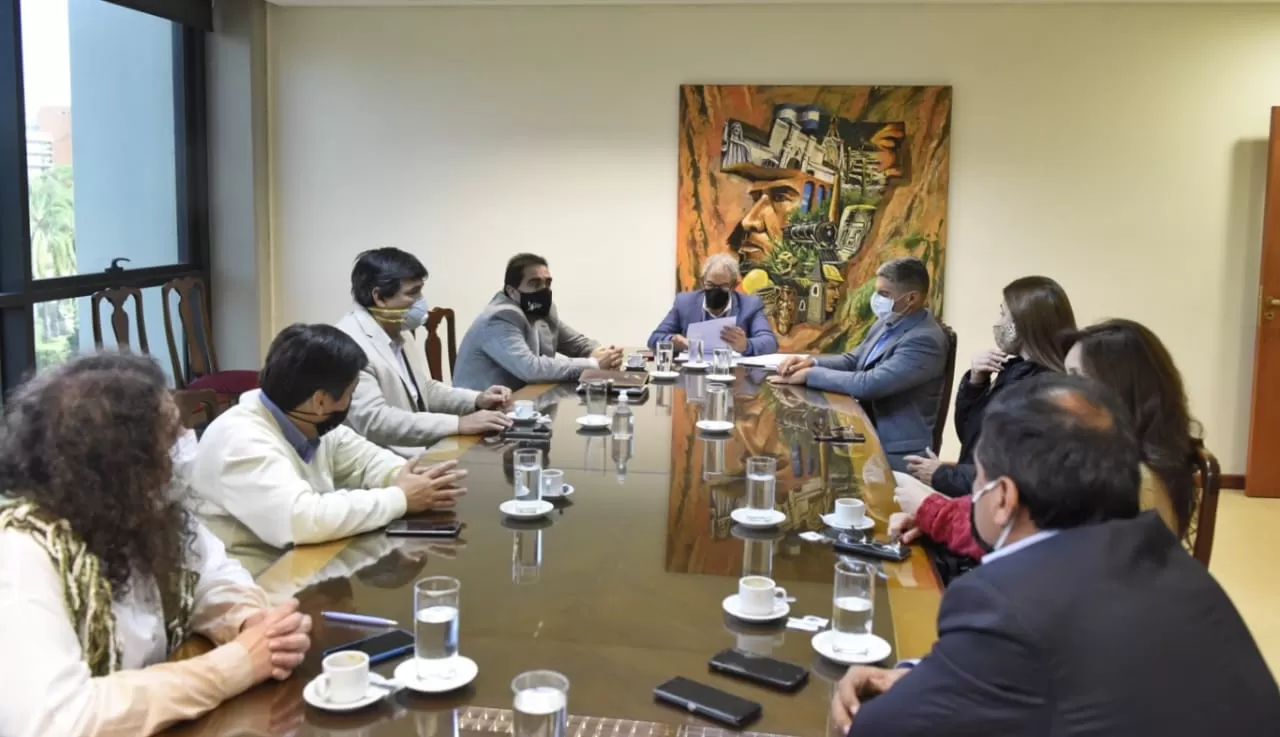 EN DEBATE. Khoder presidió la reunión de Juicio Político. Foto: Prensa Legislatura.