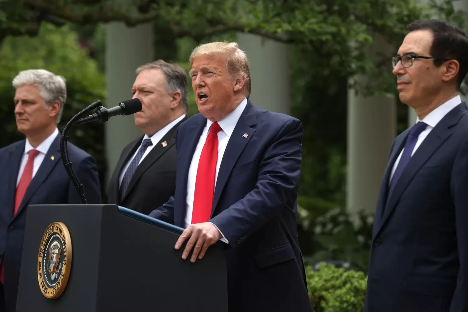 DONALD TRUMP. Brindó una conferencia desde los jardines de la Casa Blanca.