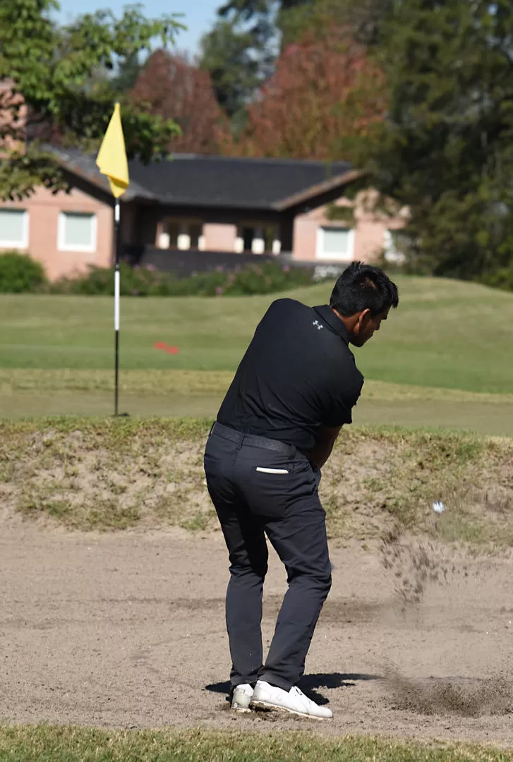 ANSIOSOS. Los golfistas están a la espera del retorno a los campos. 