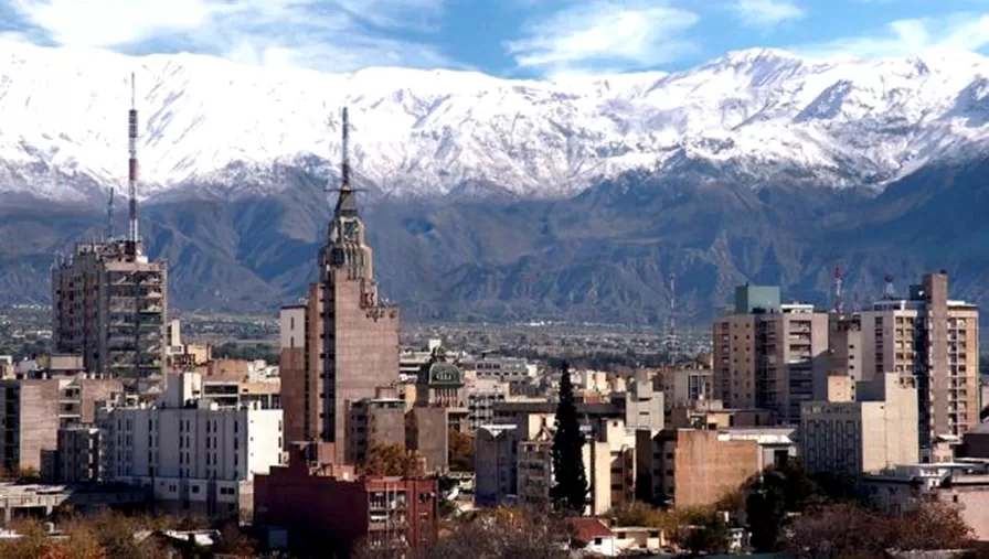 DE FIESTA. Una decena de los 11 nuevos contagiados en Mendoza integran una misma familia que violó la cuarentena para participar de un cumpleaños.