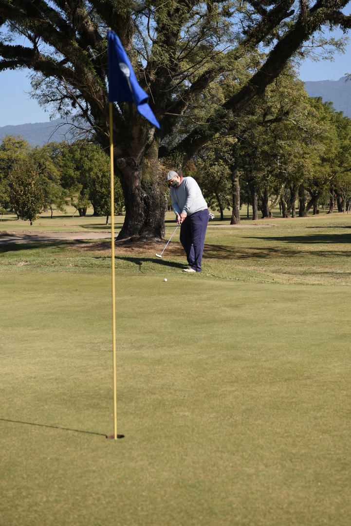  EN EL GOLF. Fueron 160 los jugadores que asistieron a las canchas de Jockey Club en el primer día de actividades.