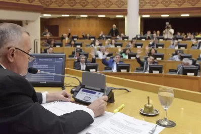 Legisladores piden que se aclare el caso de Bussi