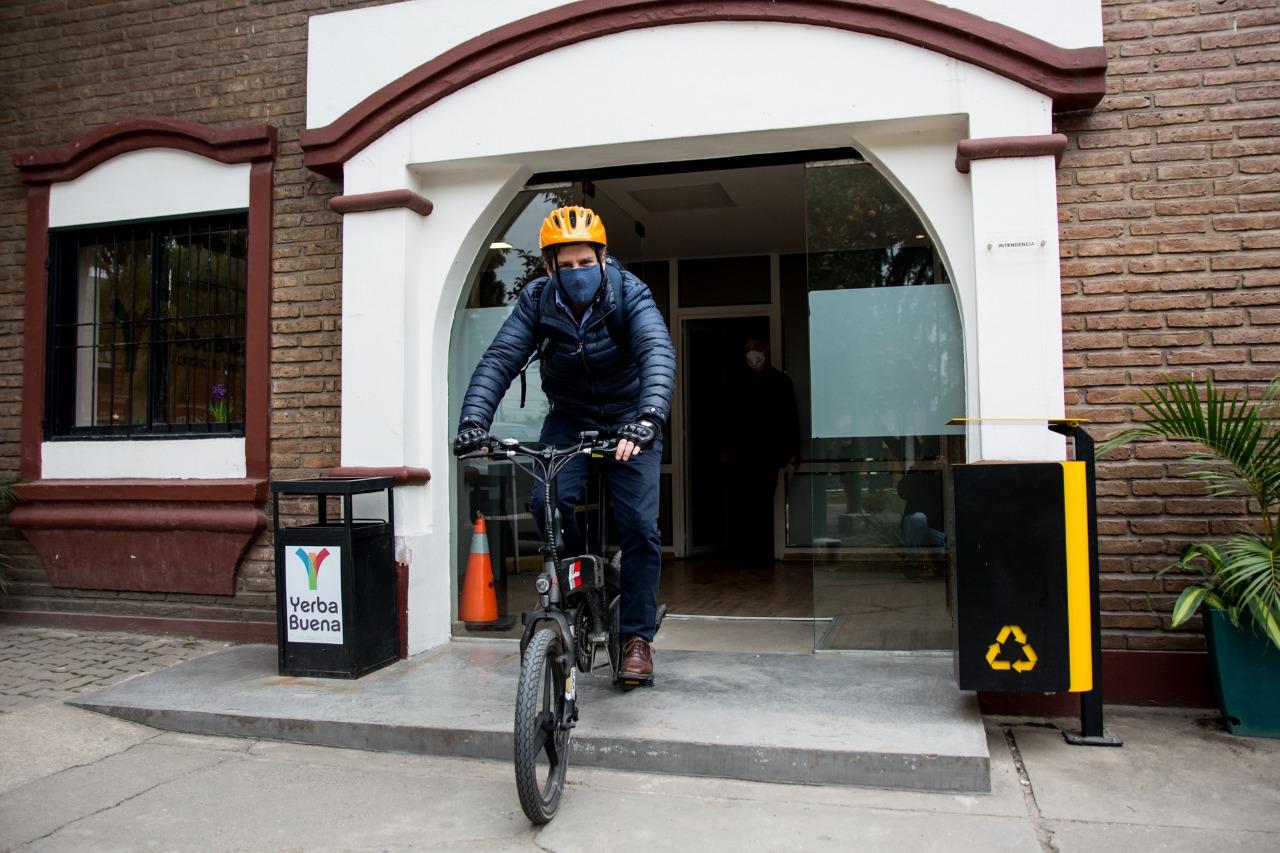 En Yerba Buena, Campero se subió a la bici y anunció ciclovías para septiembre