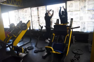 Dueños de gimnasios se manifestaron en contra del cierre dispuesto por el COE