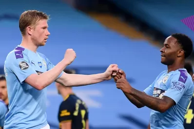 Manchester City goleó 3-0 al Arsenal  en la vuelta de la Premier inglesa