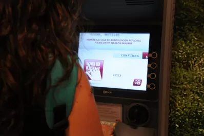 Sueldos estatales: una vez más, salud y seguridad serán los primeros en cobrar