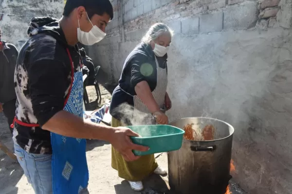 Relanzan un comedor para jóvenes adictos en La Costanera