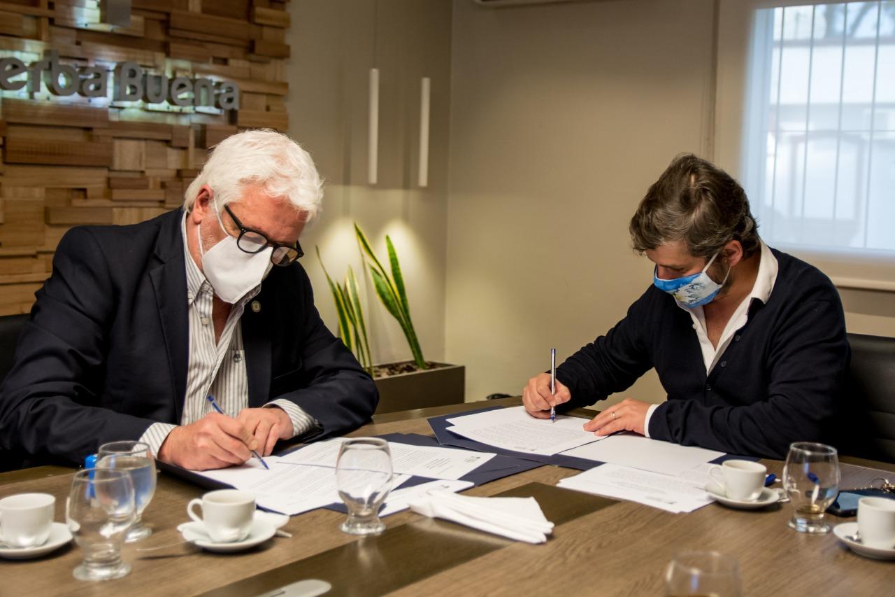 FIRMA DEL CONVENIO. Campero y Ramazzotti. Foto: Prensa YB