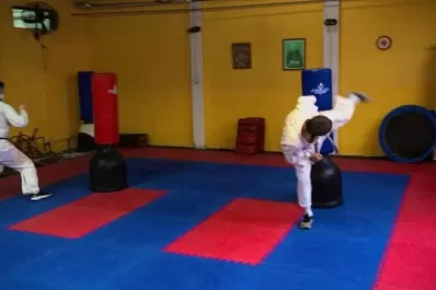 Además de karatecas, actores