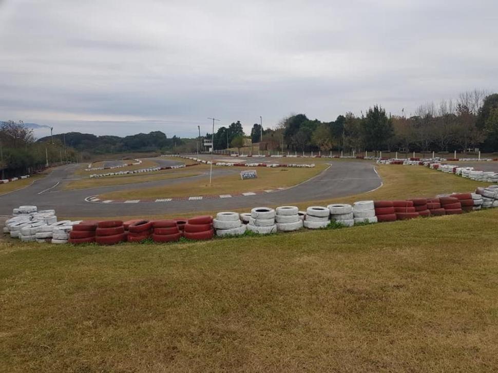 VELOCIDAD. En El Timbó se hicieron trabajos de pintura y mejoras en boxes, pista e instalación eléctrica.  