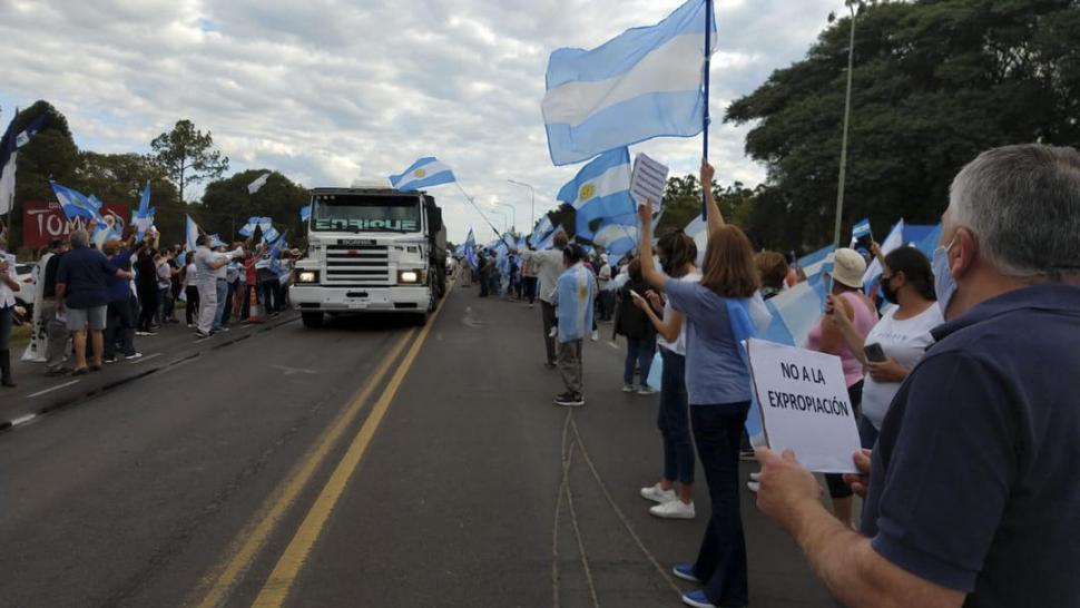 MOVILIZACIÓN NACIONAL. Hubo “banderazos” en decenas de ciudades. télam