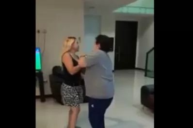 El video viral donde Diego Maradona se baja los pantalones