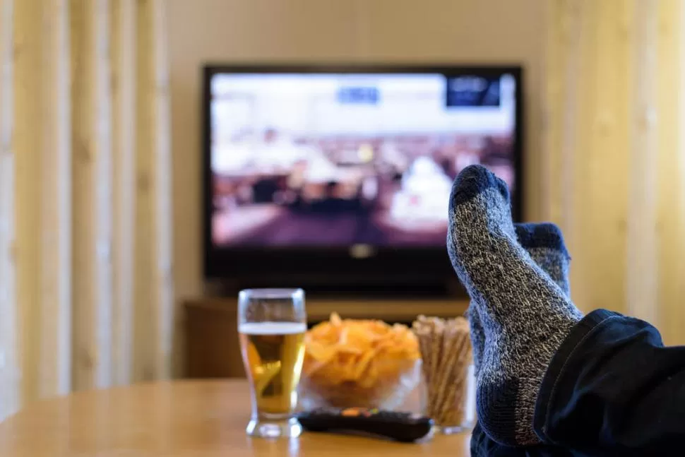 ¿PARA OLVIDAR? A muchos la situación de incertidumbre y angustia los llevó a buscar refugio en el alcohol. 