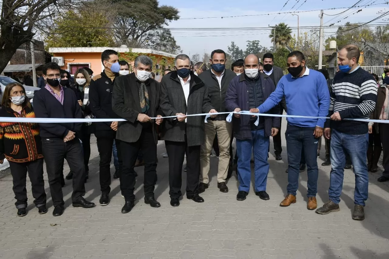 INAUGURACIÓN. Jaldo, junto a Manzur y el comisionado Trejo. Foto: Prensa Legislatura