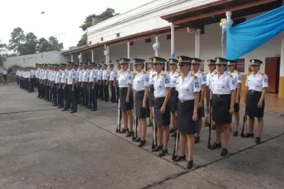 Opositores reclaman a Manzur la puesta en funciones de 1.200 policías
