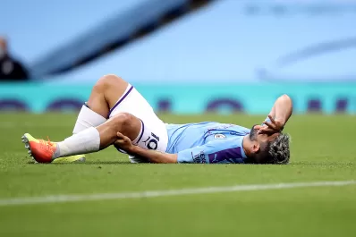 Sergio Agüero fue operado de la rodilla izquierda en Barcelona