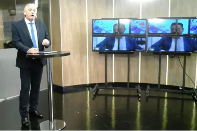 El editorial de Van Mameren: en la danza de difusos opositores, el rector pateó el tablero con Toledo