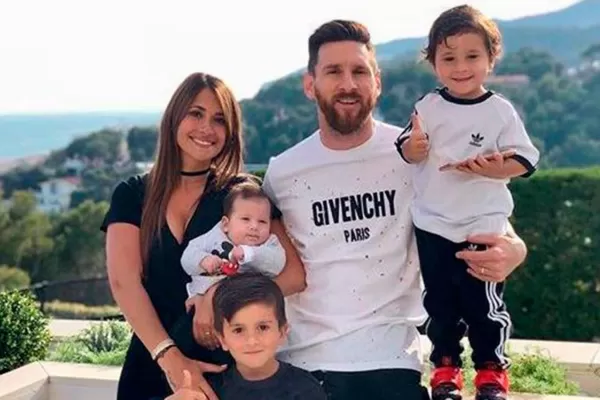 El romántico posteo de Antonella y un original montaje de su club, entre los millones de saludos a Messi