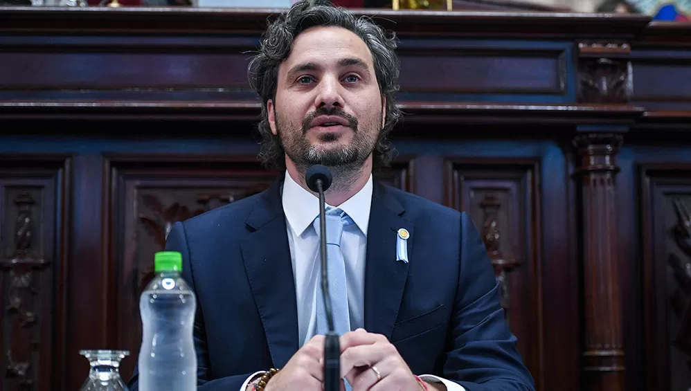 ANUNCIOS. El jefe de Gabinete, Santiago Cafiero, encabezó la reunión de equipo económico del Gobierno, que resolvió la continuidad de medias paliativas para empresas y trabajadores, aunque con algunos ajustes.