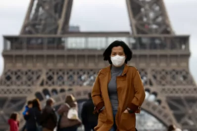 París reabrió la Torre Eiffel tras su prolongado cierre por el coronavirus