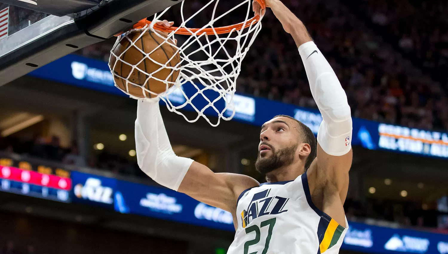 El del francés Rudy Gobert (Utah Jazz) fue el primer caso de Covid-19 en la NBA. (ARCHIVO)