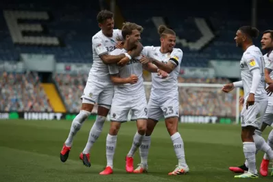 El Leeds de Bielsa goleó al Fulham y está cada vez más cerca de la Premier