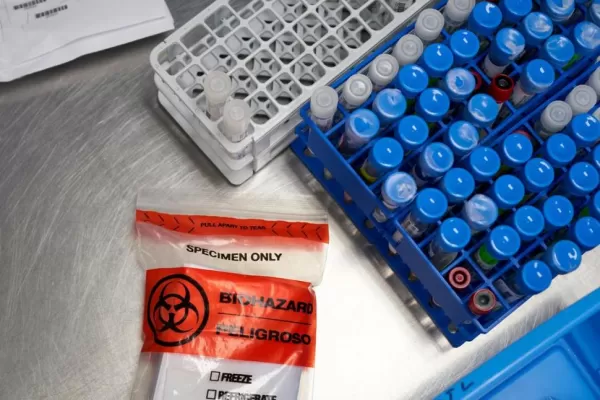 Texas y Florida enfrentan una segunda ola de casos