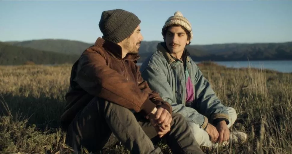 ENCUENTRO. Lucas es arquitecto y conoce a Antonio, contramaestre en un barco de pesca, en Valdivia. 