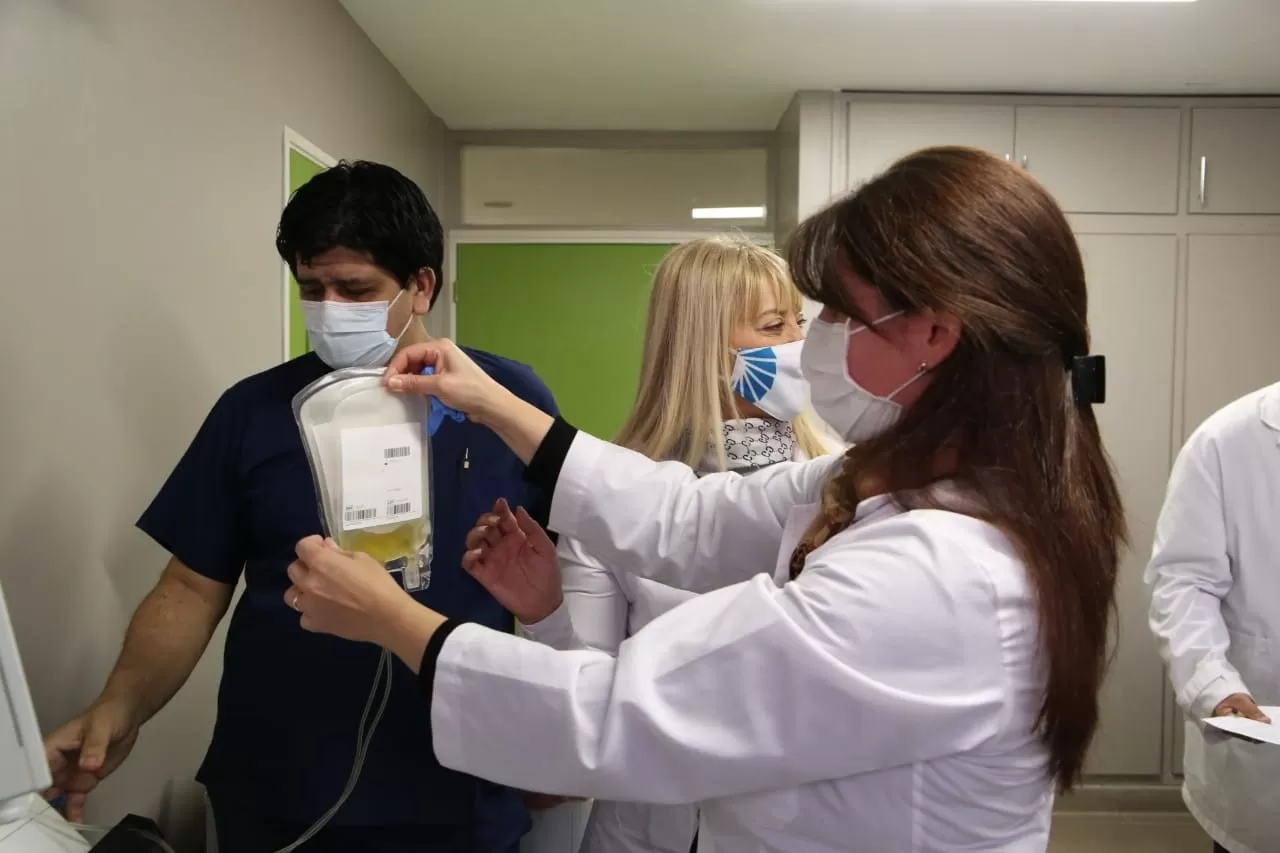 EN LA PROVINCIA. Cinco tucumanos recuperados de la covid-19 donaron plasma para tratar otros pacientes.
