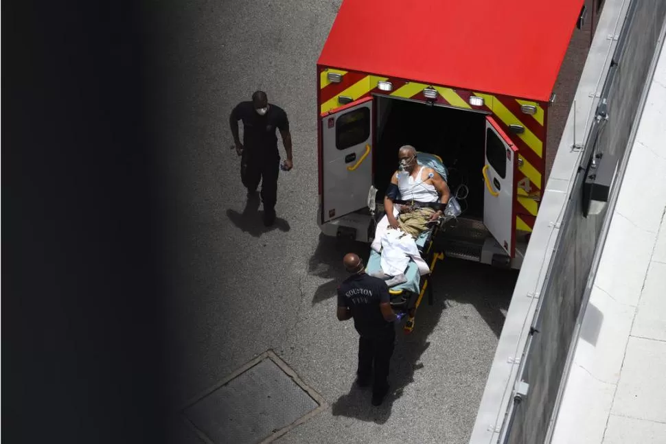 REPUNTE. Los casos por la covid-19 se dispararon en el estado de Texas.  