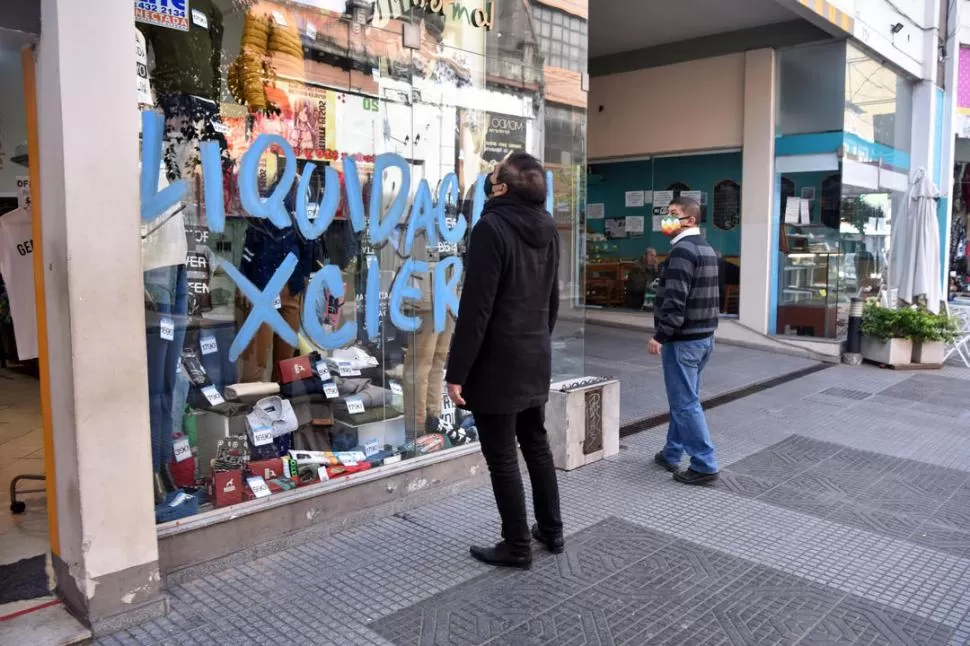 ESCASA O NULA ACTIVIDAD. Los comercios de Tucumán padecen las dificultades del aislamiento obligatorio por la pandemia, como ocurrió con todos los negocios del país. la gaceta / foto de Inés Quinteros Orio