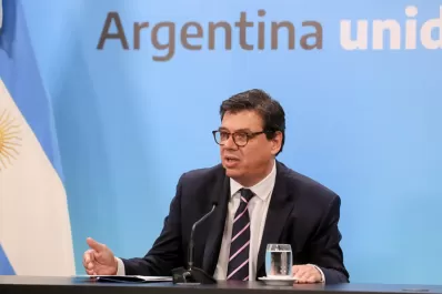 Por la pandemia se perdieron 200.000 puestos de trabajo en el país, admitió Moroni