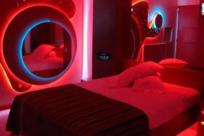 Hoteles alojamiento: reabrirán el lunes, pero sólo para parejas que dejen copia del DNI