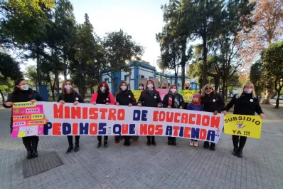 Propietarias de jardines maternales se movilizan en el ministerio de Educación