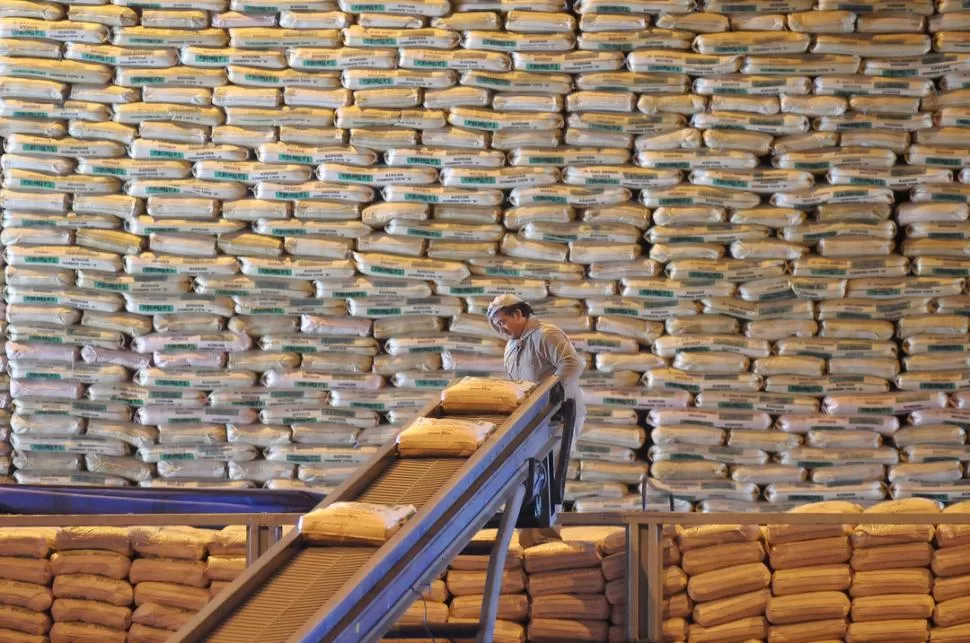 INDUSTRIA LOCAL. El azúcar nunca ha sido un producto de libre comercio dentro del bloque.  la gaceta / foto de franco vera