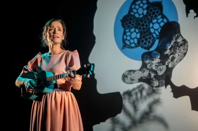 Teatro: Julieta Venegas representa “La enamorada”