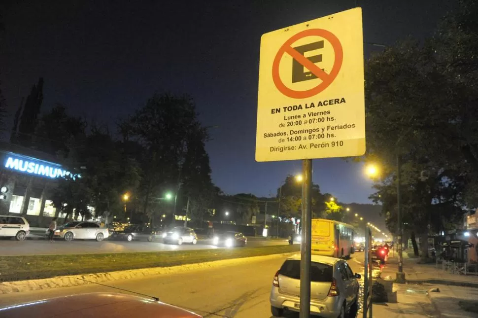 Mañana finalizará el permiso para estacionar en arterias clave del microcentro 